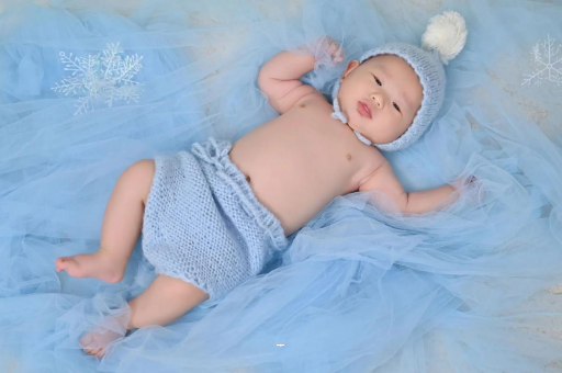 滨州宝宝吐奶黄色